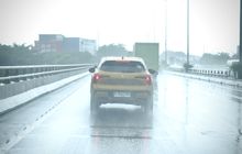 Waspada Hujan Deras, Cek Bagian Ban ini Biar Mengemudi Tetap Aman