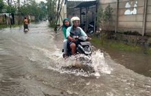 Banjir Mengepung Jakarta, Ini Dampaknya Gardan Motor Matic Kemasukan Air