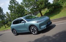 Kilas Balik Ngebutnya Isi Baterai Geely EX5 Pakai Mesin 200 kW