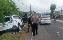 Tragedi Baturiti Tabanan, Terios dan Dua Rush Terpelanting Hancur Ditampar Truk Tronton Kesetanan