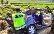 Toyota Avanza Ganti Wujud, Atap Belakang Sentuh Jok Tewaskan Satu Penumpang di Tol Semarang-Solo