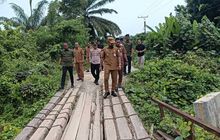 Acung Jempol Untuk Bupati Ini, Rela Tukarkan Anggaran Mobil Dinas Rp 850 Juta Jadi Jembatan