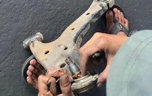 Mobil Berdecit di Jalan Bergelombang? Tanda Gejala Bushing Aus