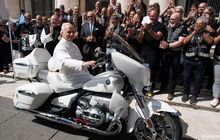 Dibuat Khusus Untuk Paus, BMW R 18 Dimodifikasi Serba Putih Untuk Tujuan Mulia