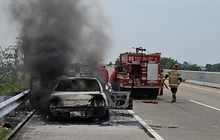 Pemilik Corolla Ini Dibuat Rugi Rp 50 Juta di Tol Semarang-Kendal, Bermula Kabel AC Rewel
