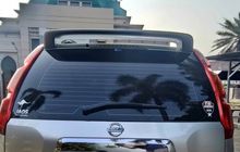 Ternyata Ini Fungsi Garis-garis Hitam di Kaca Mobil Belakang