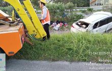 Avanza Isi 5 Orang Guling-guling di tol Jombang, Melaju 100 Km/jam Sebelum Kejadian