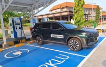 Cocok Buat Road Trip, Begini Mudahnya Charge Chery Tiggo 8 CSH di Rest Area
