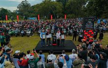 Ratusan Motor Listrik Ngecas Bareng di Kiara Payung, Polytron Electric Vehicle Riders Pecahkan Rekor MURI