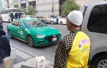 Umrah Tak Hanya Ibadah, Jamaah Adira Terkesima  Mobil Ikonik di Madinah