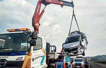 Petaka KM 111 Tol Purbaleunyi, Sembilan Mobil dan Truk Hancur Lebur Berserakan