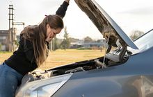 Bukan Cuma Boros Bensin, Ini Ciri Busi di Mobil Kamu Mulai Bermasalah 