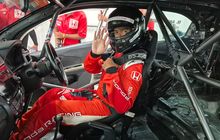 Ternyata Ini Alasan Kenapa Kabin Mobil Balap Minimalis Banget 