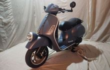 Pakai Kelir Legendaris, Vespa Officina 8 GTV 300 dan Sprint 150 Rilis Meluncur