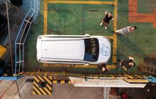 Wisata Pantai Eksotis Lampung Bersama Veloz Hybrid EV Lintas Nusa