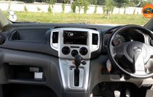 Ini Sebabnya Hindari Melapisi Berbagai Macam Stiker Di Interior Mobil Bekas