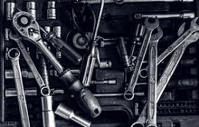 7 Perkakas yang Wajib Ada di Mobil untuk Hadapi Situasi Darurat