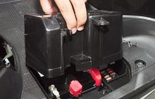 Sudah Tahu Belum, Ini Gunanya ﻿﻿Cover Tambahan di Aki Motor Matic