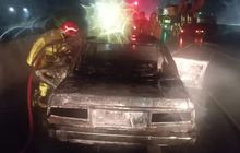 Corolla Tua 1982 Berubah Wujud di Tengah Tol, Perjalanan Mudik Berubah Panik