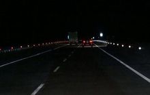 Ladies Jangan Panik Dulu! Ada Alasan Jalan Tol Sengaja Dibiarkan Gelap