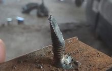 Ranjau Baut Runcing Berpelat Besi di Jalur Balongan Indramayu, Incar Ban Motor dan Mobil