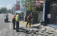 Trotoar Jalan di Badung Bali Tiba-tiba Meledak, Polisi Curiga Rembesan BBM