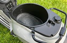 Praktisnya Bagasi Vespa Matic yang Tidak Dimiliki Skutik Jepang