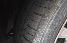Ini Penyebab Ban Mobil Bekas Habis Sebelah Selain Kaki-kaki Bermasalah
