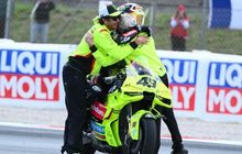 Hasil MotoGP Catalunya, Murid Valentino Rossi Juara, Alex Marquez Crash Horor