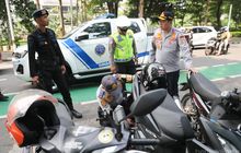 Parkir Motor Sembarangan, Pengemudi Online Nangis Dishub Buka Suara