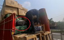 Info Intel Akurat, Polisi Pergoki 12 Motor Malingan di Truk Kamuflase Ditutup Kasur dan Perabot Rumah