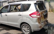 Bodi Suzuki Ertiga dan Satu Mobil Lain Meleleh, Ulah Kecerobohan Tukang Parkir