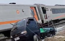 Tragedi Roda Belakang Copot di Atas Rel, Mitsubishi Colt T120SS Ditendang Keras KA Sembrani