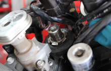 Baru Tahu, Ini Efek Negatif Pasang Komstir Motor Dengan Cara Diketok