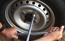 Dua Penyebab Ini Bikin Mur Roda Mobil Bekas Jadi Susah Dibuka Pasca Mudik
