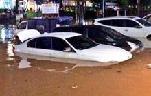 Repot Kalau Terlanjur Parah, Ini Alasan Wajib Cabut Aki Saat Mobil Terendam Banjir