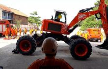 No Road No Problem, SAR Bandung Kerahkan Spider Excavator ke Lokasi Bencana Gempa Donggala