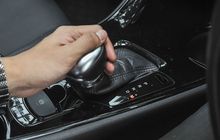 Yang Mau Liburan Wajib Tahu Penyebab Mobil Matik Gagal Nanjak