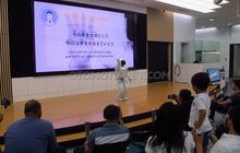 Serunya Aksi Robot Asimo di Honda Welcome Plaza, Jepang