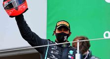 Raih Kemenangan ke-91 di F1 Eifel 2020, Lewis Hamilton Dihadiahi Helm Milik Michael Schumacher