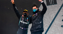 Jadi Juara Dunia F1 Tujuh Kali, Bos Mercedes: Kontrak Lewis Hamilton Semakin Mahal