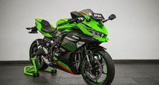 Kawasaki Ninja ZX-25R Raih Penghargaan Rookie of The Year di OTOMOTIF Award 2021! Ini Alasannya