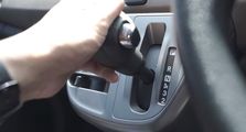Inilah Bahayanya Mindahin Gigi Mobil Matik Dari D Langsung ke P