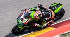 Jonathan Rea Rebut Kemenangan di Race 1 WorldSBK Aragon 2022 Setelah Duel Sengit dengan Alvaro Bautista