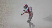 Crash di MotoGP Italia 2022, Enea Bastianini Jadi Korban Komponen Aerodinamika Aleix Espargaro