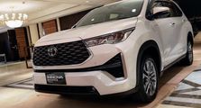Lelang Innova Zenix Hybrid Rp 300 Juta di Ajang Astra Auto Fest
