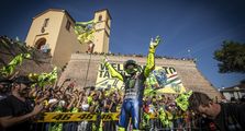 Dikasih Penghargaan dari Masyarakat, Valentino Rossi Jadi Pemegang Kunci Kota Tavullia