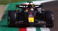 Ditempel McLaren, Max Verstappen Amankan Pole Position Kualifikasi F1 Emilia Romagna