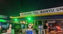 Gerbang Tol Banyu Urip Surabaya Ditutup Sementara, Atap Nyaris Ambles di Senggol 'Transformer'