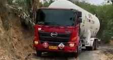 Terharu, Awak Truk Tangki Pertamina Akhirnya Bisa Tembus ke Bireuen Aceh Dengan Penuh Perjuangan